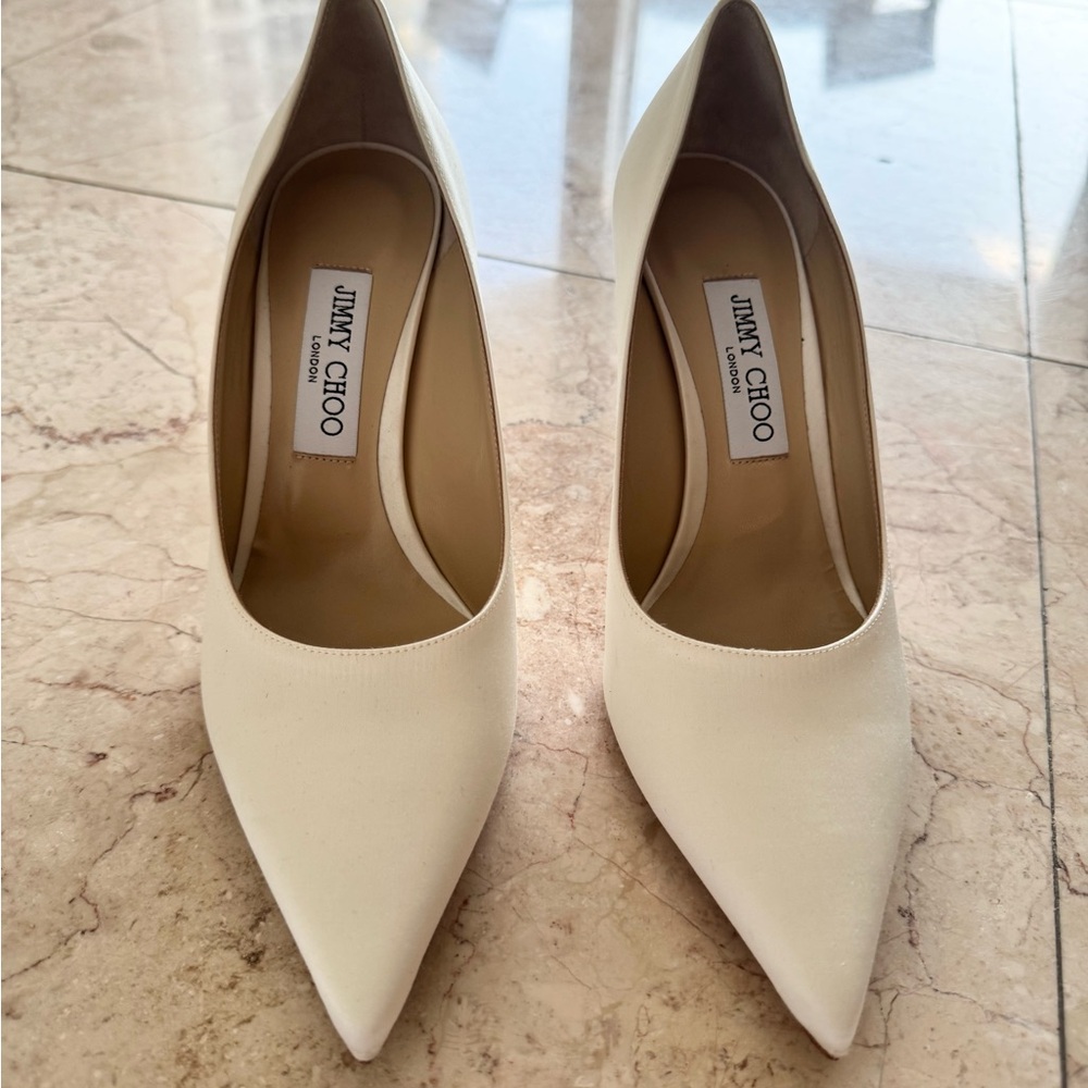 Jimmy Choo Women's Ivory Satin Pump